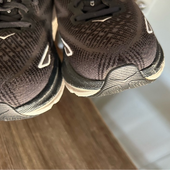 Hoka Clifton 9 Black White Athletic Running Shoes Sneakers Women’s Size 8.5 - Picture 13 of 14